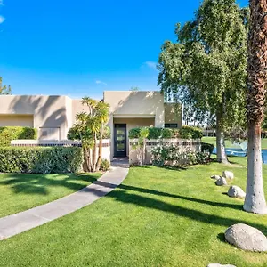 Holiday home Midnights At The Oasis, Cathedral City